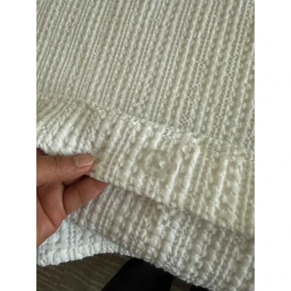 Pottery Barn King White Cotton Textured Matelasse Duvet Cover Button Closure